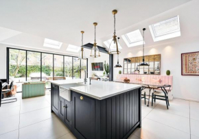 Contemporary Home in Shepherds Bush